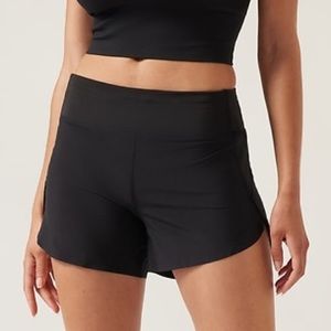 Athleta Run With It 4.5” Short